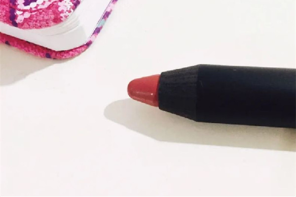 nars唇膏筆日期怎么看 nars唇膏筆可以用多久 nars唇膏筆日期怎么看 nars唇膏筆可以用多久