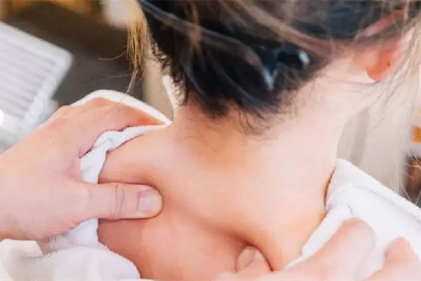 水果湖克麗緹娜肩頸按摩做的好不好 肩頸按摩有用嗎 水果湖克麗緹娜肩頸按摩做的好不好 肩頸按摩有用嗎