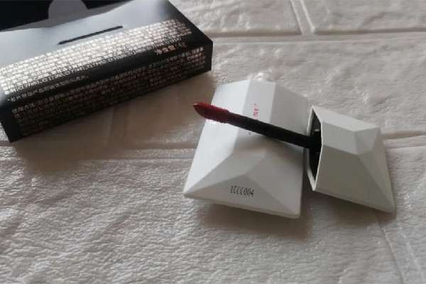 完美日記名片唇釉推薦色號(hào) 完美日記名片唇釉試色 完美日記名片唇釉推薦色號(hào) 完美日記名片唇釉試色