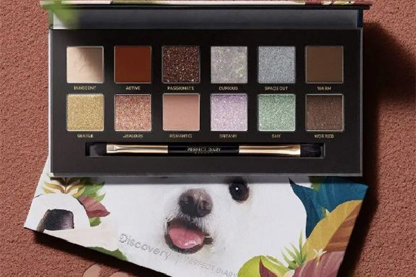 完美日記眼影盤怎么樣 完美日記眼影盤好用嗎 完美日記眼影盤怎么樣 完美日記眼影盤好用嗎