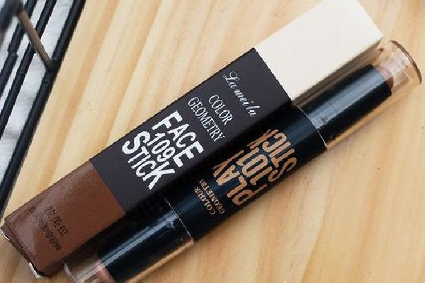 修容棒用在化妝第幾步 修容棒可以用來(lái)遮瑕嗎 修容棒用在化妝第幾步 修容棒可以用來(lái)遮瑕嗎