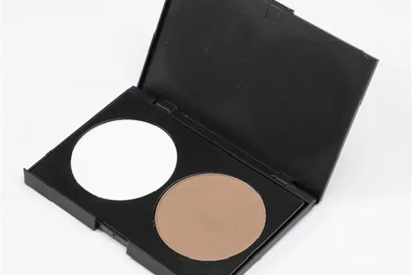 修容粉可以當(dāng)鼻影用嗎 修容粉可以代替眼影嗎 修容粉可以當(dāng)鼻影用嗎 修容粉可以代替眼影嗎