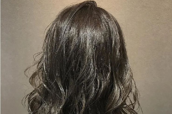 燙頭發(fā)有點癢正常嗎 燙頭發(fā)后怎么護理頭發(fā) 燙頭發(fā)有點癢正常嗎 燙頭發(fā)后怎么護理頭發(fā)