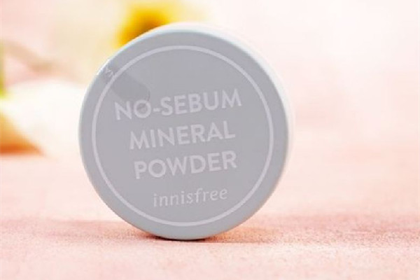 悅詩風(fēng)吟散粉用洗面奶可以卸妝嗎 悅詩風(fēng)吟散粉不化妝可以用嗎 悅詩風(fēng)吟散粉用洗面奶可以卸妝嗎 悅詩風(fēng)吟散粉不化妝可以用嗎