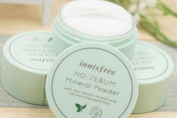 悅詩風(fēng)吟散粉用完后內(nèi)蓋怎么打開 悅詩風(fēng)吟散粉用完要洗臉嗎 悅詩風(fēng)吟散粉用完后內(nèi)蓋怎么打開 悅詩風(fēng)吟散粉用完要洗臉嗎