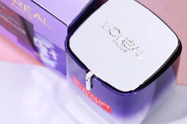 歐萊雅太空霜和零點(diǎn)霜哪個(gè)好 歐萊雅太空霜是面霜還是晚霜 歐萊雅太空霜和零點(diǎn)霜哪個(gè)好 歐萊雅太空霜是面霜還是晚霜