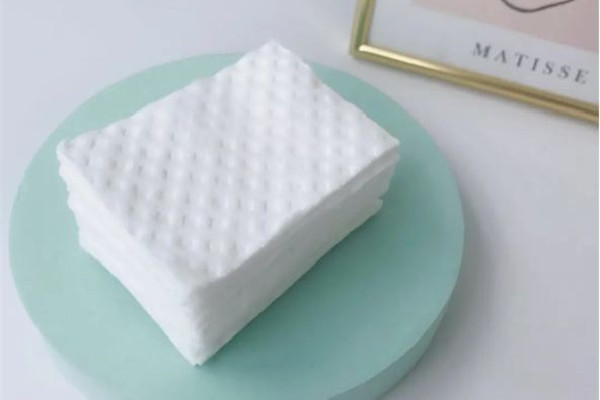 卸妝棉可以重復(fù)使用嗎 卸妝棉和洗臉巾的區(qū)別 卸妝棉可以重復(fù)使用嗎 卸妝棉和洗臉巾的區(qū)別