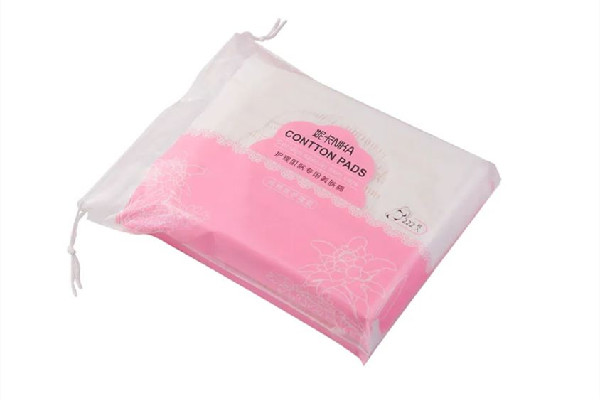 卸妝棉是干的還是濕的 卸妝棉卸妝能卸干凈嗎 卸妝棉是干的還是濕的 卸妝棉卸妝能卸干凈嗎