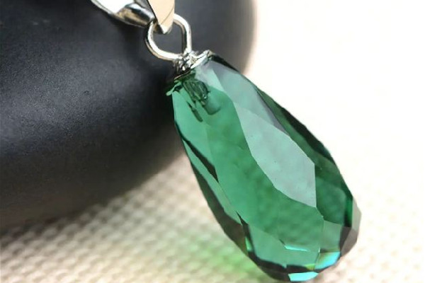 綠水晶價(jià)格一般多少 綠水晶有收藏價(jià)值嗎 綠水晶價(jià)格一般多少 綠水晶有收藏價(jià)值嗎