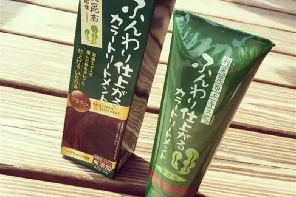 染發(fā)膏可以碰到頭皮上嗎 染發(fā)膏碰到頭皮有什么影響 染發(fā)膏可以碰到頭皮上嗎 染發(fā)膏碰到頭皮有什么影響