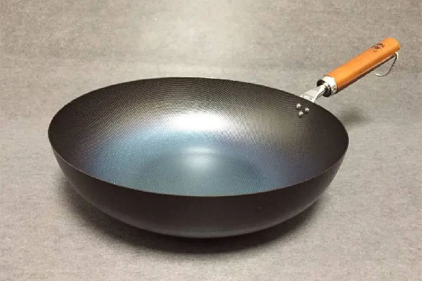 鐵鍋生銹怎么處理 鐵鍋生銹了還能用嗎 鐵鍋生銹怎么處理 鐵鍋生銹了還能用嗎