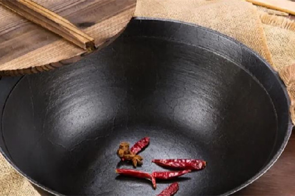 鐵鍋生銹怎么處理 鐵鍋生銹了還能用嗎 鐵鍋生銹怎么處理 鐵鍋生銹了還能用嗎