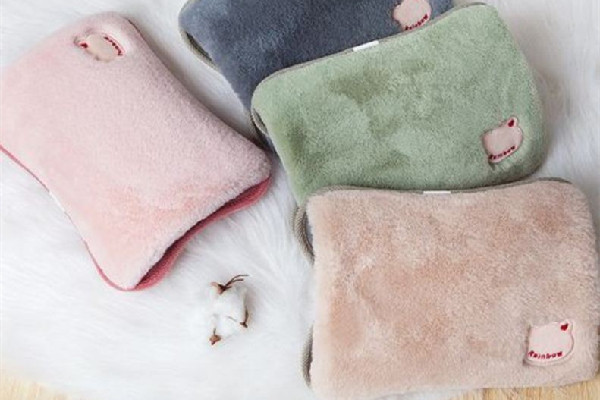 暖手袋的排氣孔有什么用 暖手袋為什么充電發(fā)脹 暖手袋的排氣孔有什么用 暖手袋為什么充電發(fā)脹