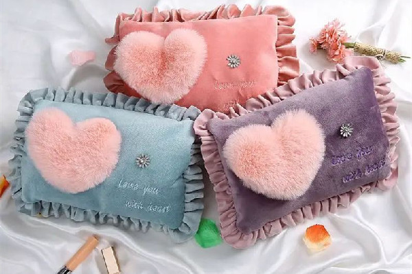 暖手袋充電時(shí)間需要多長(zhǎng) 暖手袋充電會(huì)發(fā)熱嗎 暖手袋充電時(shí)間需要多長(zhǎng) 暖手袋充電會(huì)發(fā)熱嗎