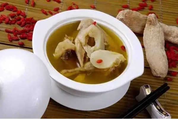 乳鴿湯用不用焯水 乳鴿湯怎么去腥味 乳鴿湯用不用焯水 乳鴿湯怎么去腥味