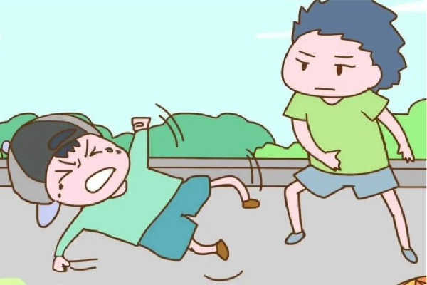 人民網:掌摑男童者打碎自己的前程 打人一般拘留幾天