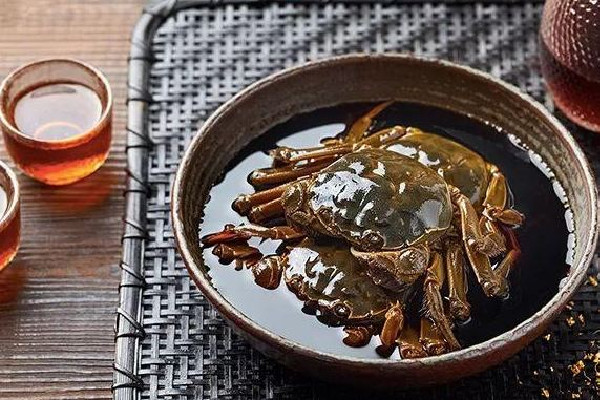 女子制生腌蟹3小時(shí)后螃蟹越獄亂爬 生腌蟹的制作方法 女子制生腌蟹3小時(shí)后螃蟹越獄亂爬 生腌蟹的制作方法