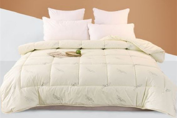 羊絨被是純的好還是20%的好 羊絨被怎么選 羊絨被是純的好還是20%的好 羊絨被怎么選