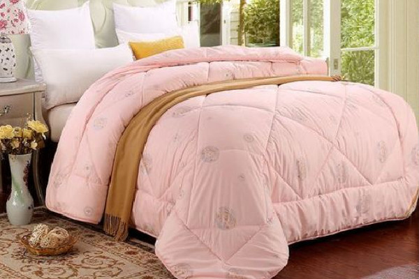 羊絨被被壓縮后可以恢復(fù)原狀嗎 羊絨被可以重新加工嗎 羊絨被被壓縮后可以恢復(fù)原狀嗎 羊絨被可以重新加工嗎