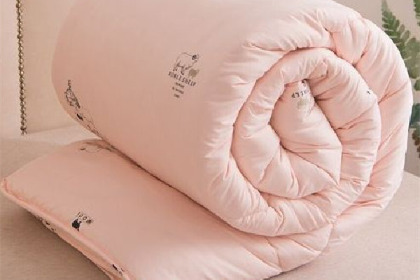 羊絨被蓋著暖和還是鋪著暖和 羊絨被怎么蓋才暖和 羊絨被蓋著暖和還是鋪著暖和 羊絨被怎么蓋才暖和