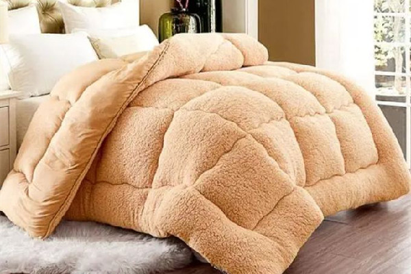 羊絨被會(huì)滋生螨蟲嗎 羊絨被怎么晾曬 羊絨被會(huì)滋生螨蟲嗎 羊絨被怎么晾曬