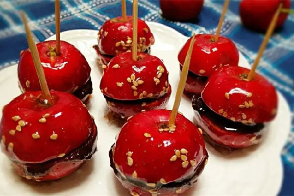 冰糖葫蘆用冰糖還是白糖 冰糖葫蘆糖衣主要成分 冰糖葫蘆用冰糖還是白糖 冰糖葫蘆糖衣主要成分