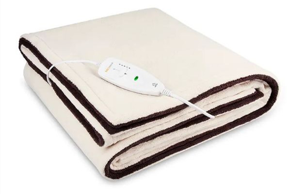 電熱毯開一晚上有危險(xiǎn)嗎 電熱毯睡了會(huì)上火嗎 電熱毯開一晚上有危險(xiǎn)嗎 電熱毯睡了會(huì)上火嗎