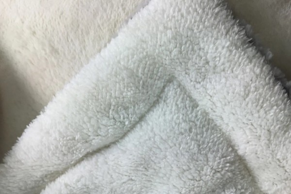 法蘭絨有味道怎么去除 法蘭絨有味道是什么原因 法蘭絨有味道怎么去除 法蘭絨有味道是什么原因