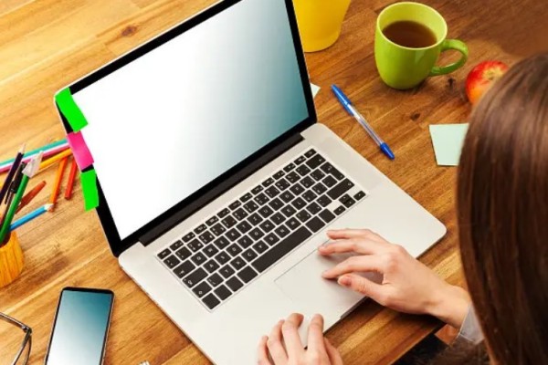 女子工作5年前后對比判若兩人 工作壓力大睡不好怎么辦 女子工作5年前后對比判若兩人 工作壓力大睡不好怎么辦