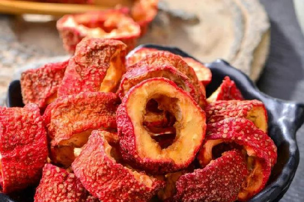 山楂干的功效和作用 山楂干可以直接生吃嗎 山楂干的功效和作用 山楂干可以直接生吃嗎