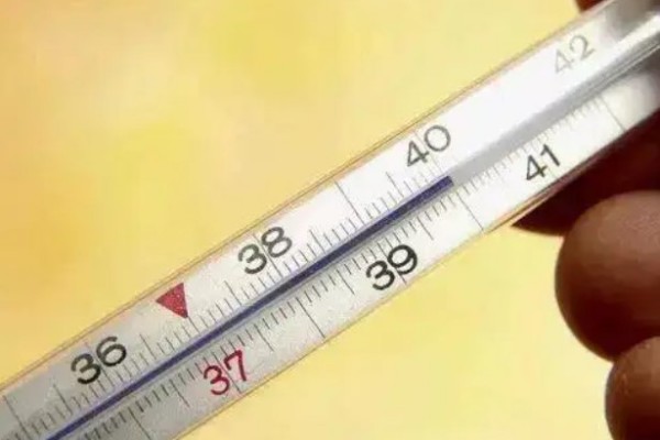 18歲男生高燒3天不退確診接吻病 發(fā)燒時間長了對人體有什么危害 18歲男生高燒3天不退確診接吻病 發(fā)燒時間長了對人體有什么危害