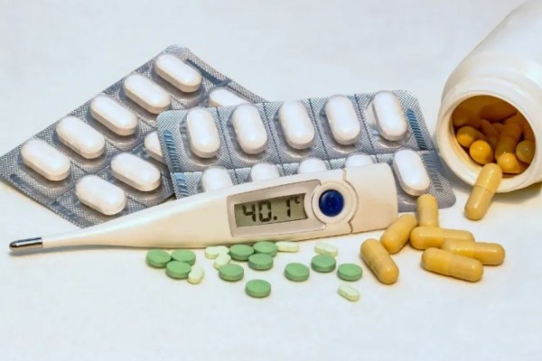 18歲男生高燒3天不退確診接吻病 發(fā)燒時間長了對人體有什么危害 18歲男生高燒3天不退確診接吻病 發(fā)燒時間長了對人體有什么危害