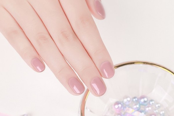 護甲油真的有保護指甲的作用嗎 護甲油可以天天涂嗎 護甲油真的有保護指甲的作用嗎 護甲油可以天天涂嗎