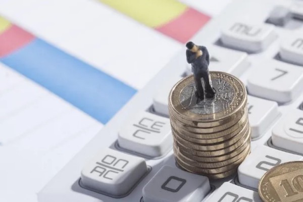 男子90萬年薪嫌上班太無聊起訴公司 年薪制怎么發(fā)工資 男子90萬年薪嫌上班太無聊起訴公司 年薪制怎么發(fā)工資