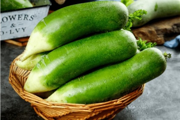 綠蘿卜和白蘿卜有什么區(qū)別 綠蘿卜是什么蘿卜 綠蘿卜和白蘿卜有什么區(qū)別 綠蘿卜是什么蘿卜