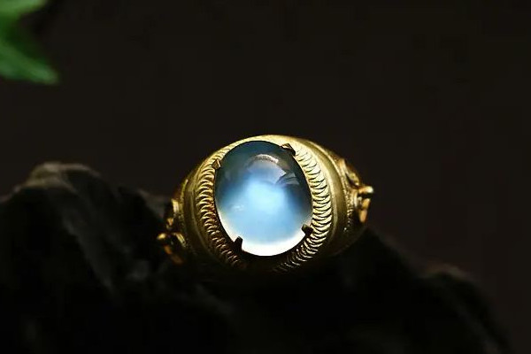 月光石買藍光強的還是透的 月光石買什么樣的好 月光石買藍光強的還是透的 月光石買什么樣的好