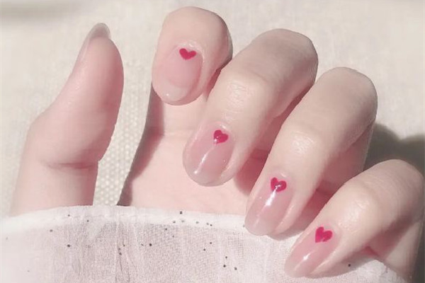 00后女大學(xué)生做宿舍美甲月入過 做美甲需要哪些工具 00后女大學(xué)生做宿舍美甲月入過 做美甲需要哪些工具