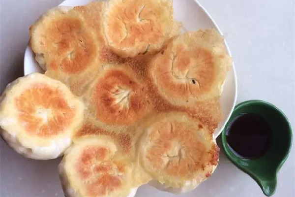 水煎包的面粉水怎么調(diào) 水煎包用面粉水還是淀粉水 水煎包的面粉水怎么調(diào) 水煎包用面粉水還是淀粉水