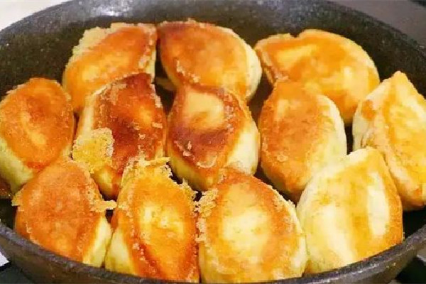 水煎包是用水煎的嗎 水煎包做法過(guò)程 水煎包是用水煎的嗎 水煎包做法過(guò)程