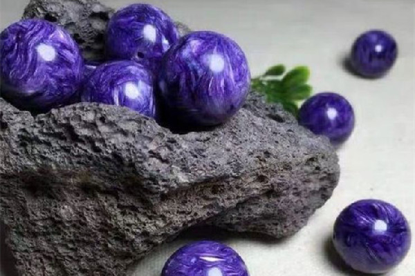 紫龍晶手鐲一般多少錢 紫龍晶值錢嗎 紫龍晶手鐲一般多少錢 紫龍晶值錢嗎