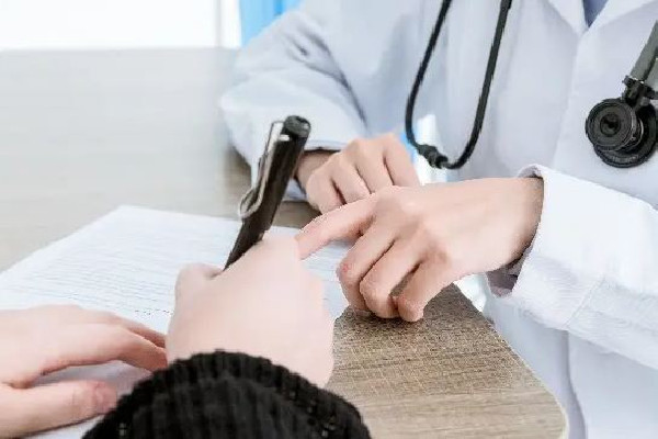 鐘南山:99%感染者7至10天完全恢復 專家:感染新冠這五種情況需就醫(yī)