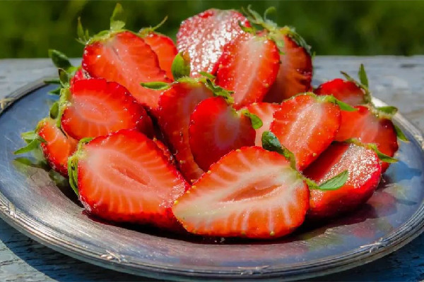 顧客買49.9元草莓塔全是綠色草莓 草莓多少錢一斤2022 顧客買49.9元草莓塔全是綠色草莓 草莓多少錢一斤2022