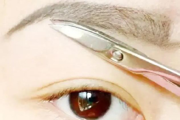 修眉毛一般多少錢(qián) 修眉毛去哪里休比較好