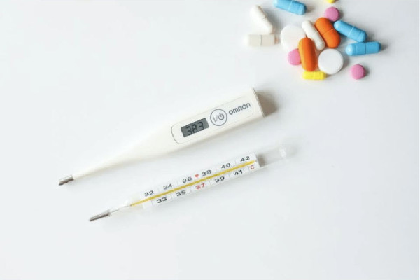 男子高燒近40度睡覺掀被子直冒煙 發(fā)燒后吃什么恢復體力 男子高燒近40度睡覺掀被子直冒煙 發(fā)燒后吃什么恢復體力