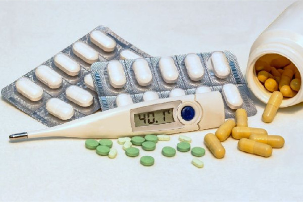 男子高燒近40度睡覺掀被子直冒煙 發(fā)燒后吃什么恢復體力 男子高燒近40度睡覺掀被子直冒煙 發(fā)燒后吃什么恢復體力