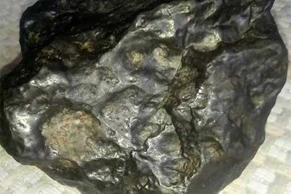 “火流星”隕石歸國家還是個(gè)人? 隕石是怎么形成的 “火流星”隕石歸國家還是個(gè)人? 隕石是怎么形成的