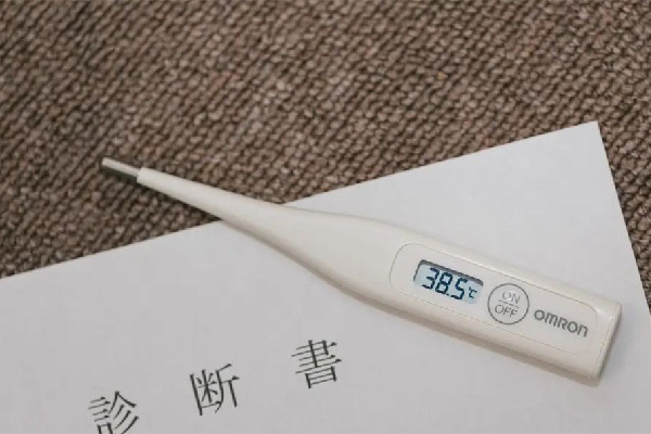 一家五口感染新冠兒子燒出陰陽(yáng)臉 發(fā)燒用電子溫度計(jì)準(zhǔn)嗎 一家五口感染新冠兒子燒出陰陽(yáng)臉 發(fā)燒用電子溫度計(jì)準(zhǔn)嗎