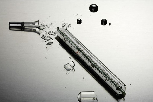 水銀體溫計(jì)不慎打碎了怎么辦 水銀體溫計(jì)打碎后通風(fēng)多久可以入住 水銀體溫計(jì)不慎打碎了怎么辦 水銀體溫計(jì)打碎后通風(fēng)多久可以入住