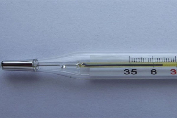 水銀體溫計(jì)不慎打碎了怎么辦 水銀體溫計(jì)打碎后通風(fēng)多久可以入住 水銀體溫計(jì)不慎打碎了怎么辦 水銀體溫計(jì)打碎后通風(fēng)多久可以入住