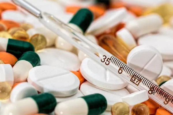 女子發(fā)燒躺10多天頭發(fā)變成離子燙 發(fā)燒洗頭發(fā)有什么影響 女子發(fā)燒躺10多天頭發(fā)變成離子燙 發(fā)燒洗頭發(fā)有什么影響